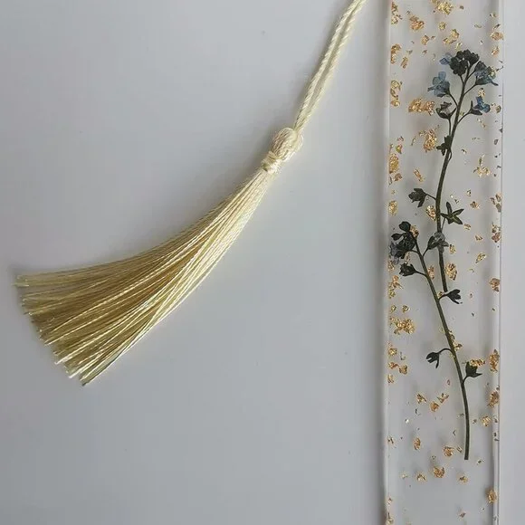 5.5x1 inch Flower Handmade Resin Floral with Dried Flowers Forget-me-not - Picture 1 of 4